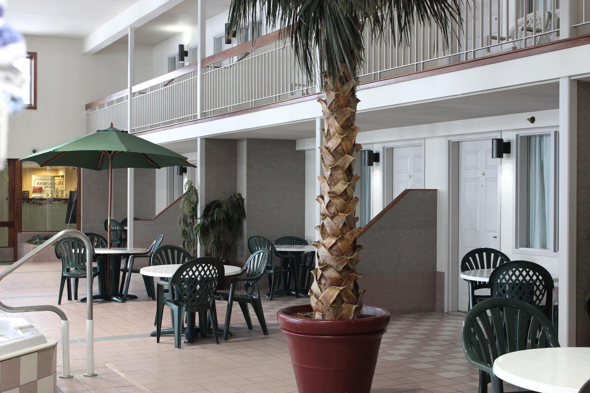 Rodeway Inn Columbia Mall Loop Grand Forks Exterior foto