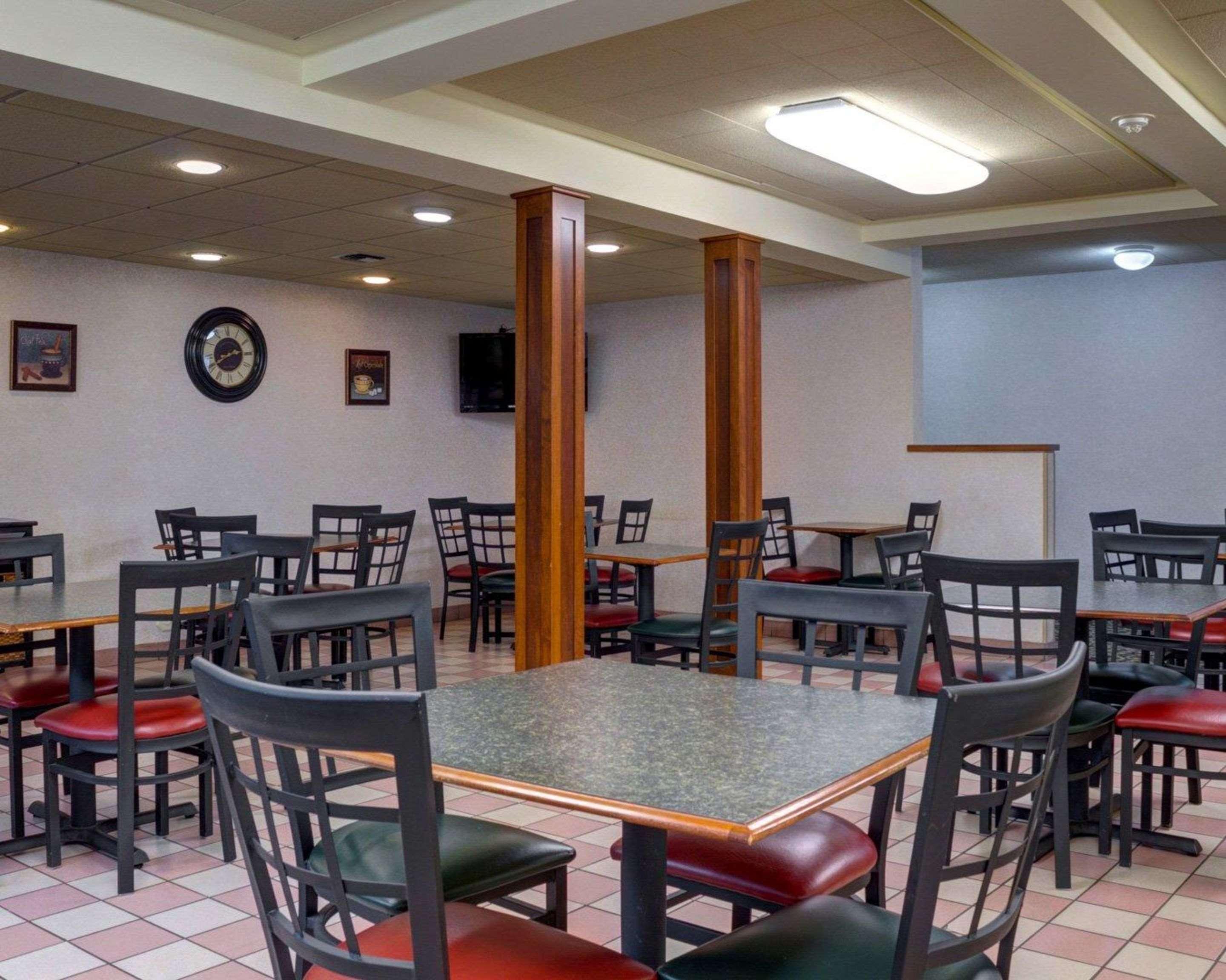 Rodeway Inn Columbia Mall Loop Grand Forks Exterior foto