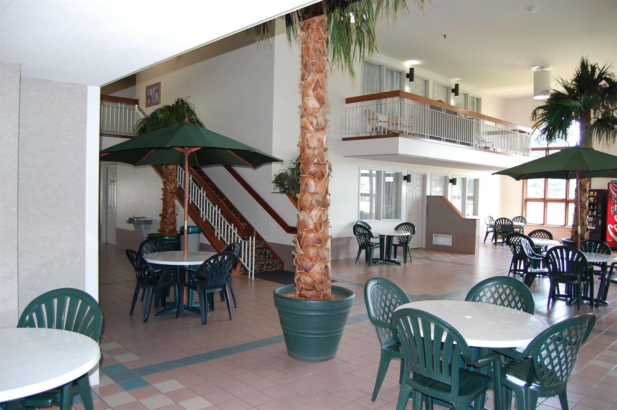 Rodeway Inn Columbia Mall Loop Grand Forks Exterior foto